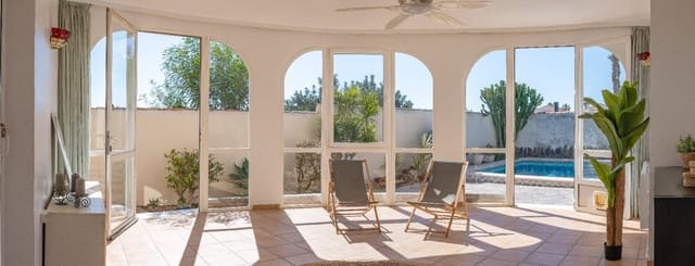 3 Zimmer Villa zu verkaufen in Playa Flamenca, Orihuela mit Pool Garage - 585.000 € (Ref: 9788995)