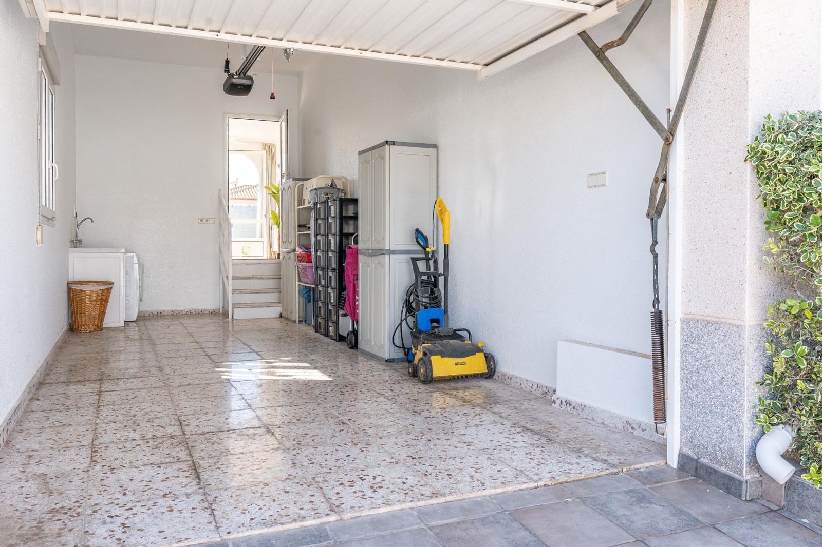 3 Zimmer Villa zu verkaufen in Orihuela Costa mit Pool Garage - 585.000 € (Ref: 9788995)