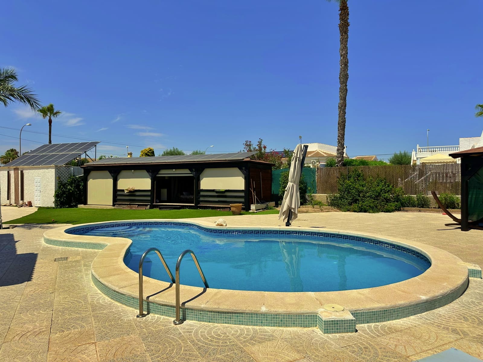 3 camera da letto Villa in vendita in Torrevieja con piscina garage - 595.000 € (Rif: 9788999)