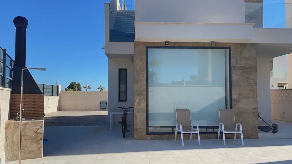 4 chambre Villa/Maison à vendre à Ciudad Quesada avec piscine garage - 399 000 € (Ref: 9789003)
