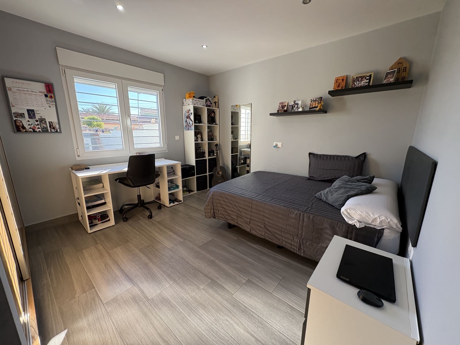 4 sypialnia Willa na sprzedaż w Torrevieja z basenem garażem - 550 000 € (Ref: 9789004)