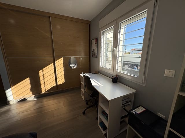 4 sypialnia Willa na sprzedaż w Los Balcones - Los Altos, Torrevieja z basenem garażem - 550 000 € (Ref: 9789004)