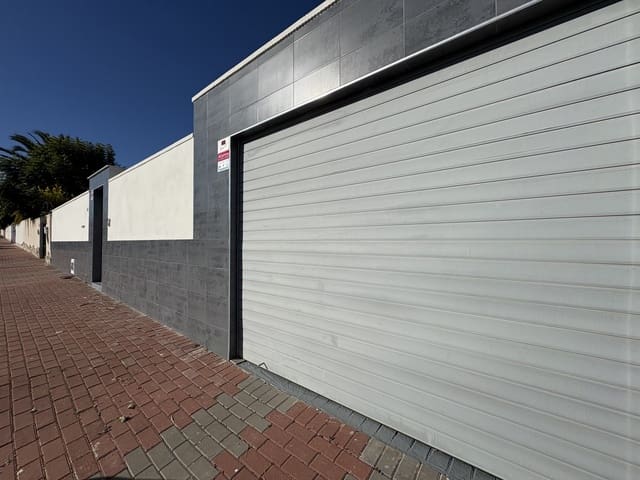 4 sypialnia Willa na sprzedaż w Los Balcones - Los Altos, Torrevieja z basenem garażem - 550 000 € (Ref: 9789004)