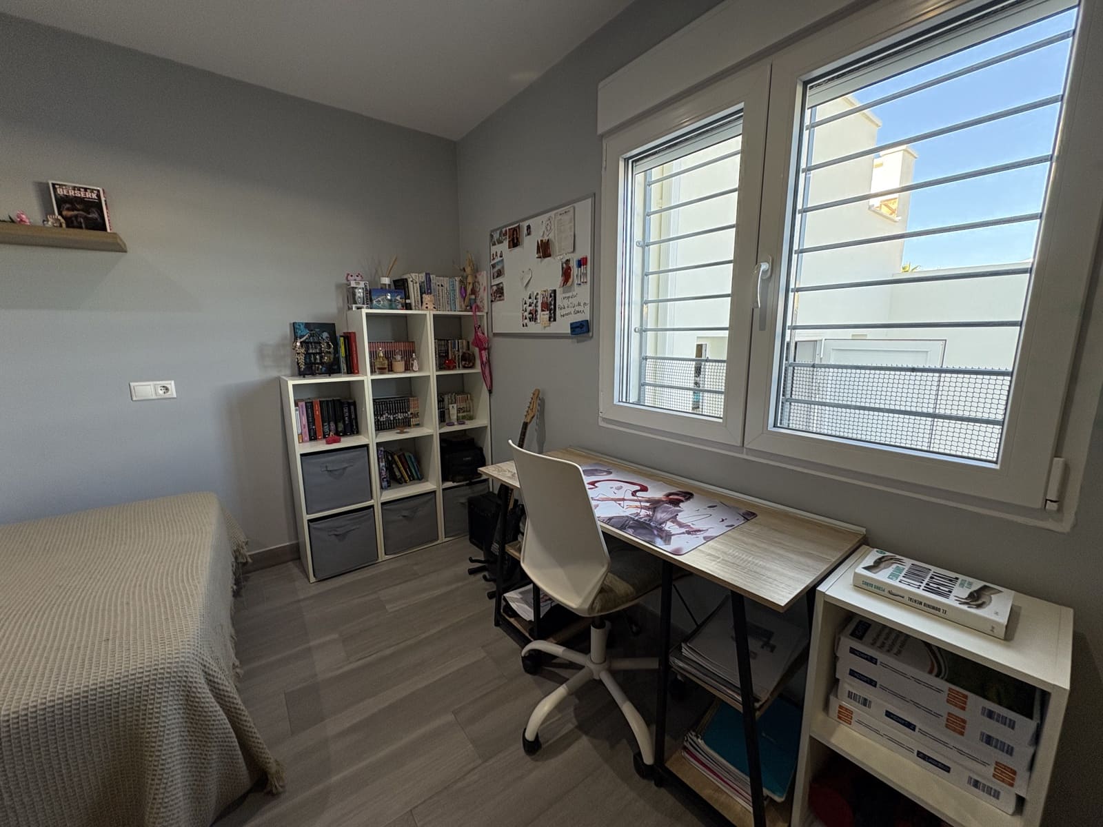 4 sypialnia Willa na sprzedaż w Torrevieja z basenem garażem - 550 000 € (Ref: 9789004)