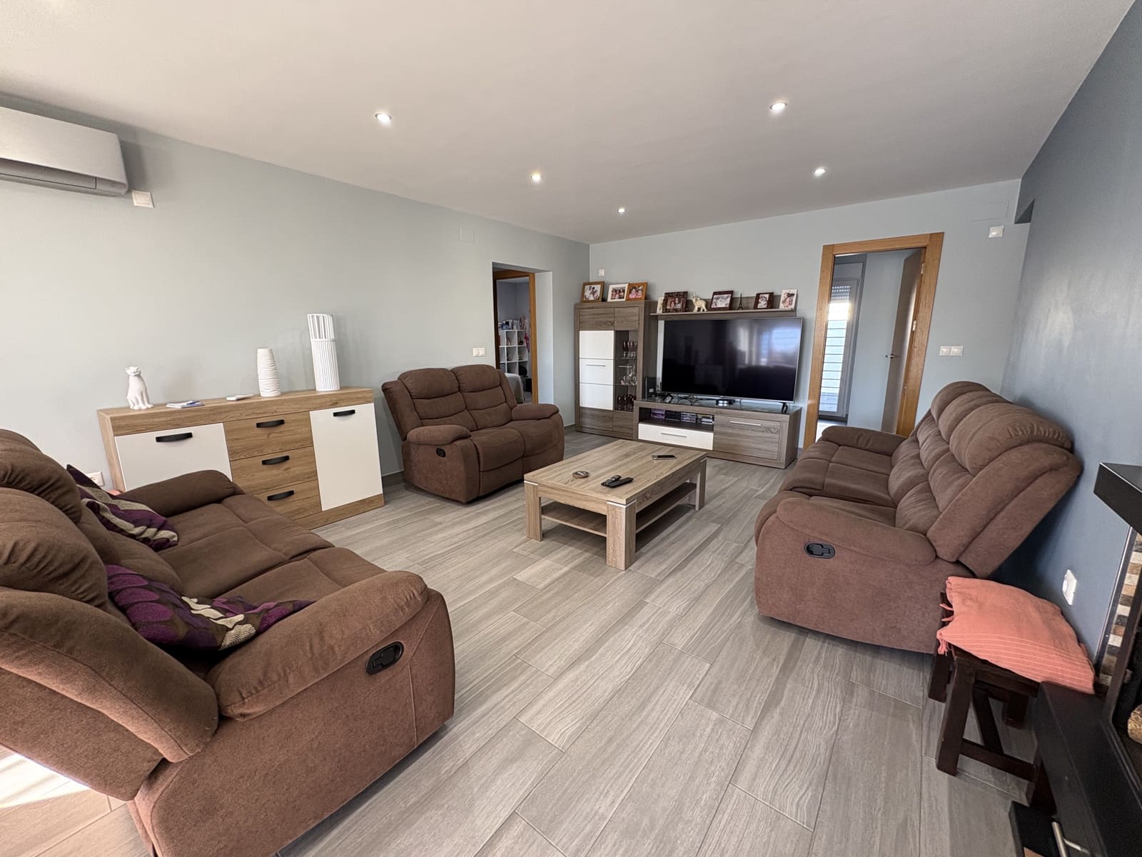 4 sypialnia Willa na sprzedaż w Torrevieja z basenem garażem - 550 000 € (Ref: 9789004)