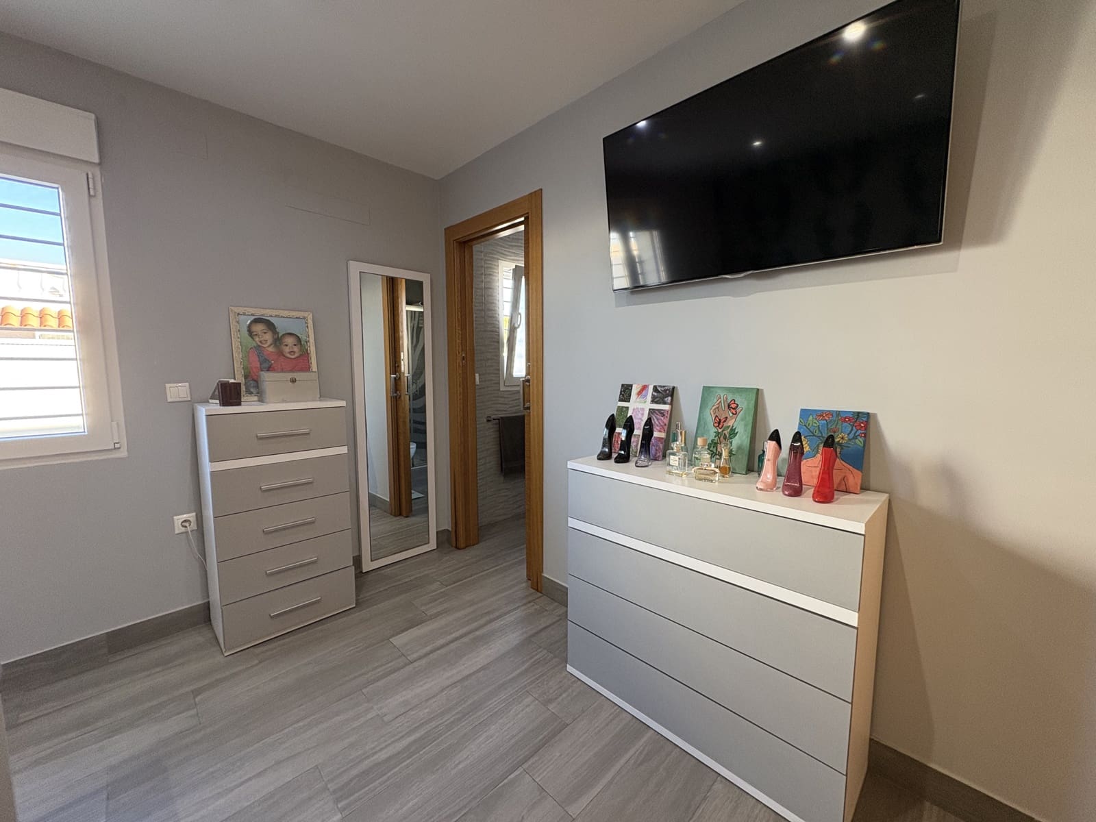 4 sypialnia Willa na sprzedaż w Torrevieja z basenem garażem - 550 000 € (Ref: 9789004)