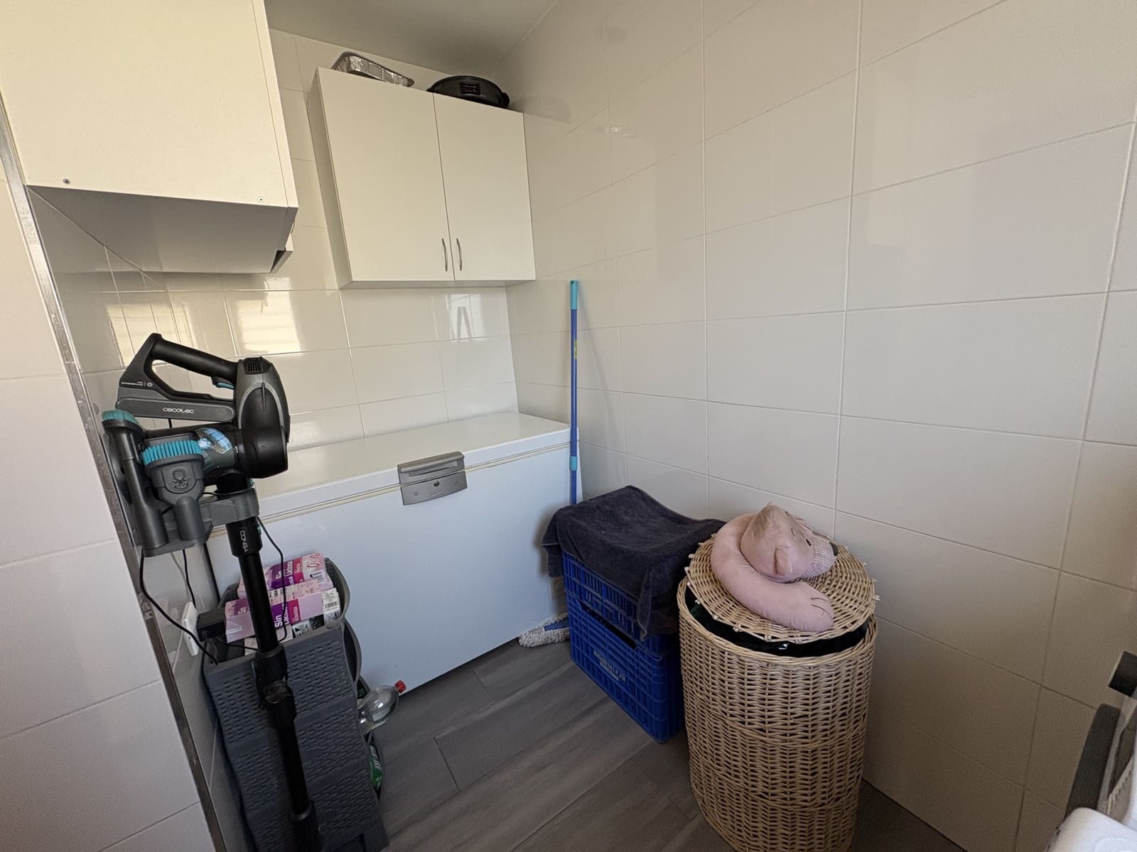 4 sypialnia Willa na sprzedaż w Torrevieja z basenem garażem - 550 000 € (Ref: 9789004)