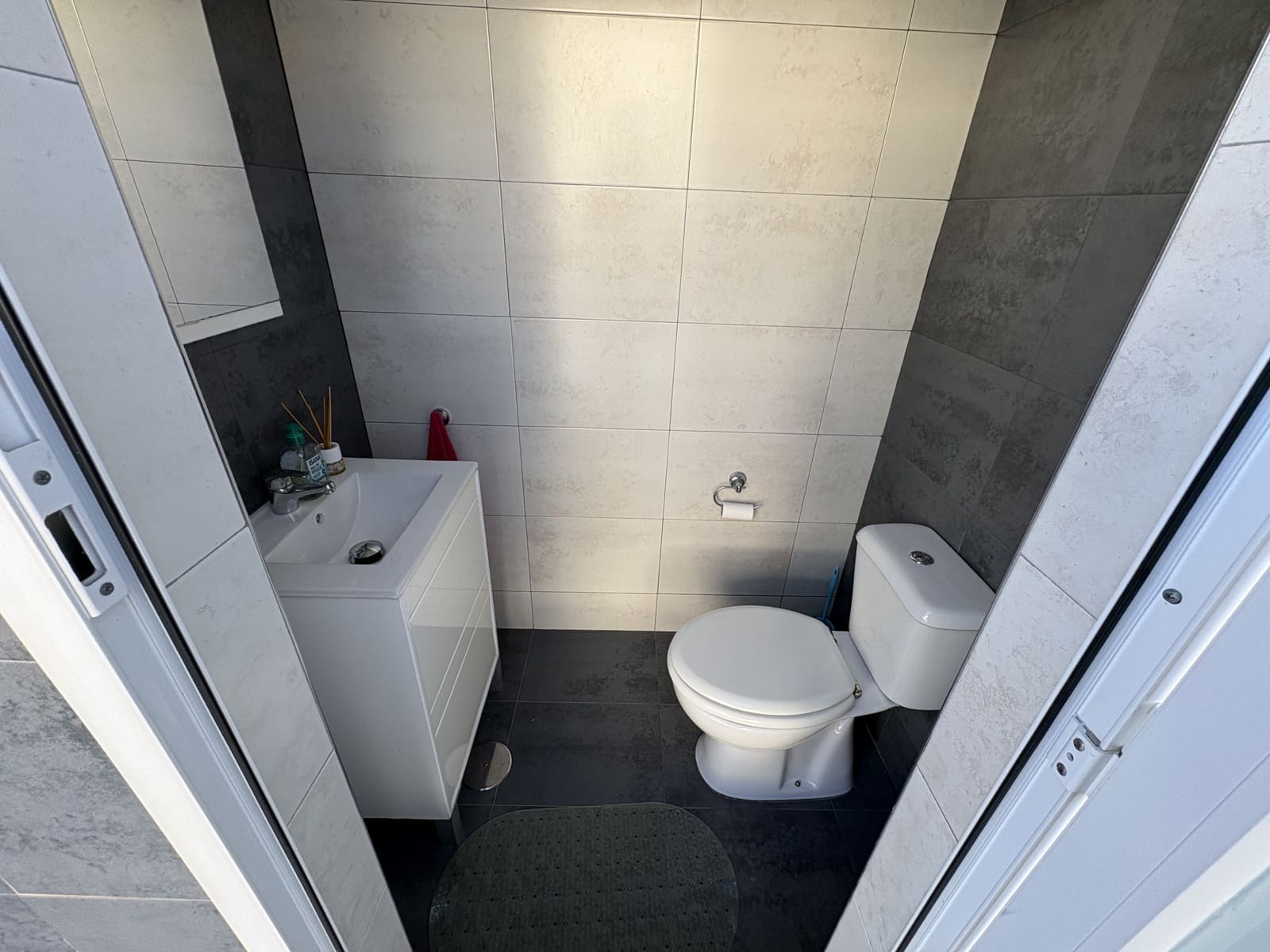 4 sypialnia Willa na sprzedaż w Torrevieja z basenem garażem - 550 000 € (Ref: 9789004)