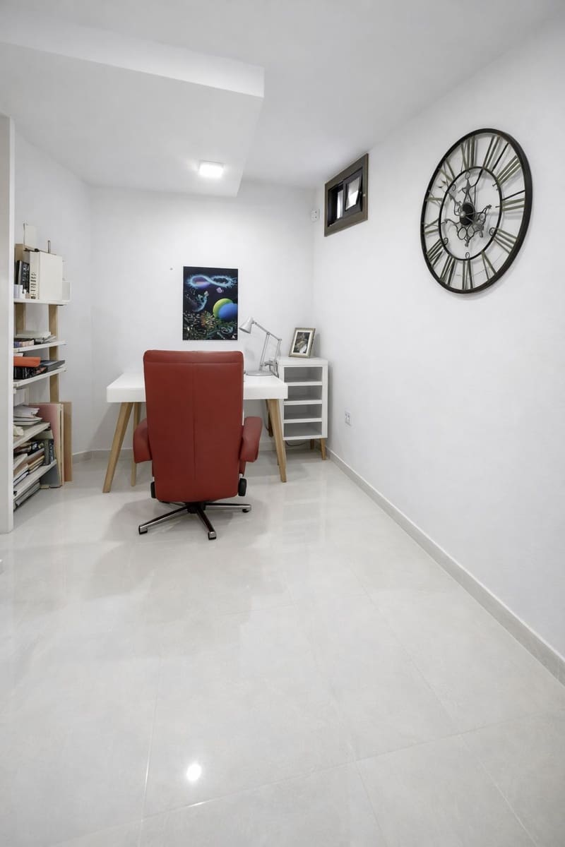 3 sypialnia Willa na sprzedaż w Orihuela Costa z basenem garażem - 480 000 € (Ref: 9789006)