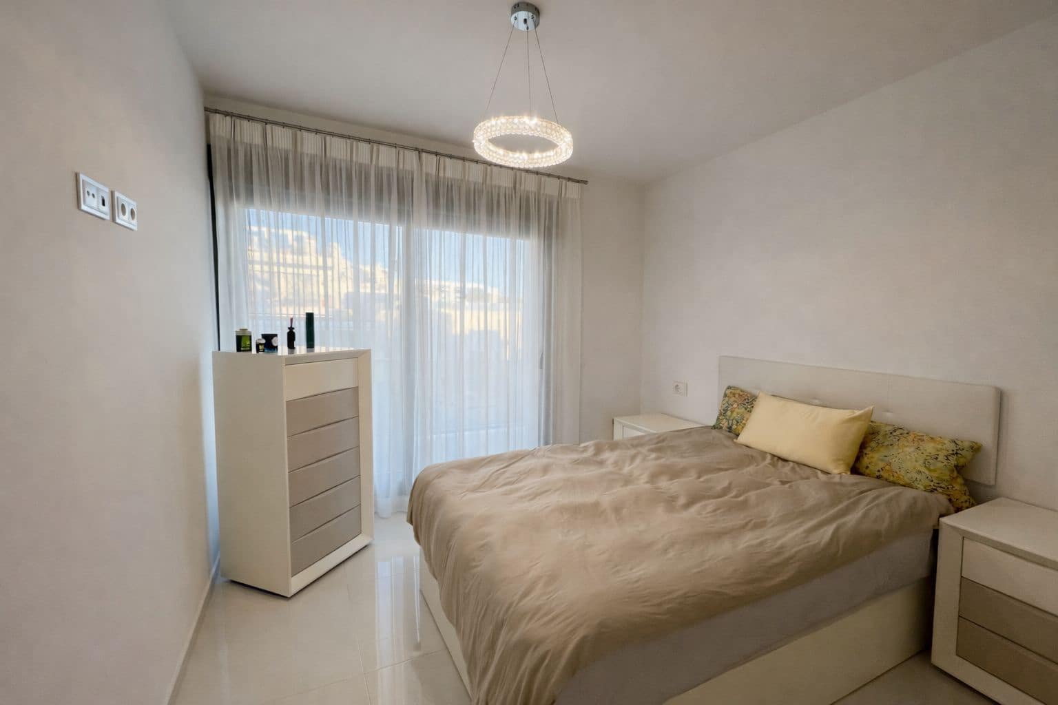 3 sypialnia Willa na sprzedaż w Orihuela Costa z basenem garażem - 480 000 € (Ref: 9789006)