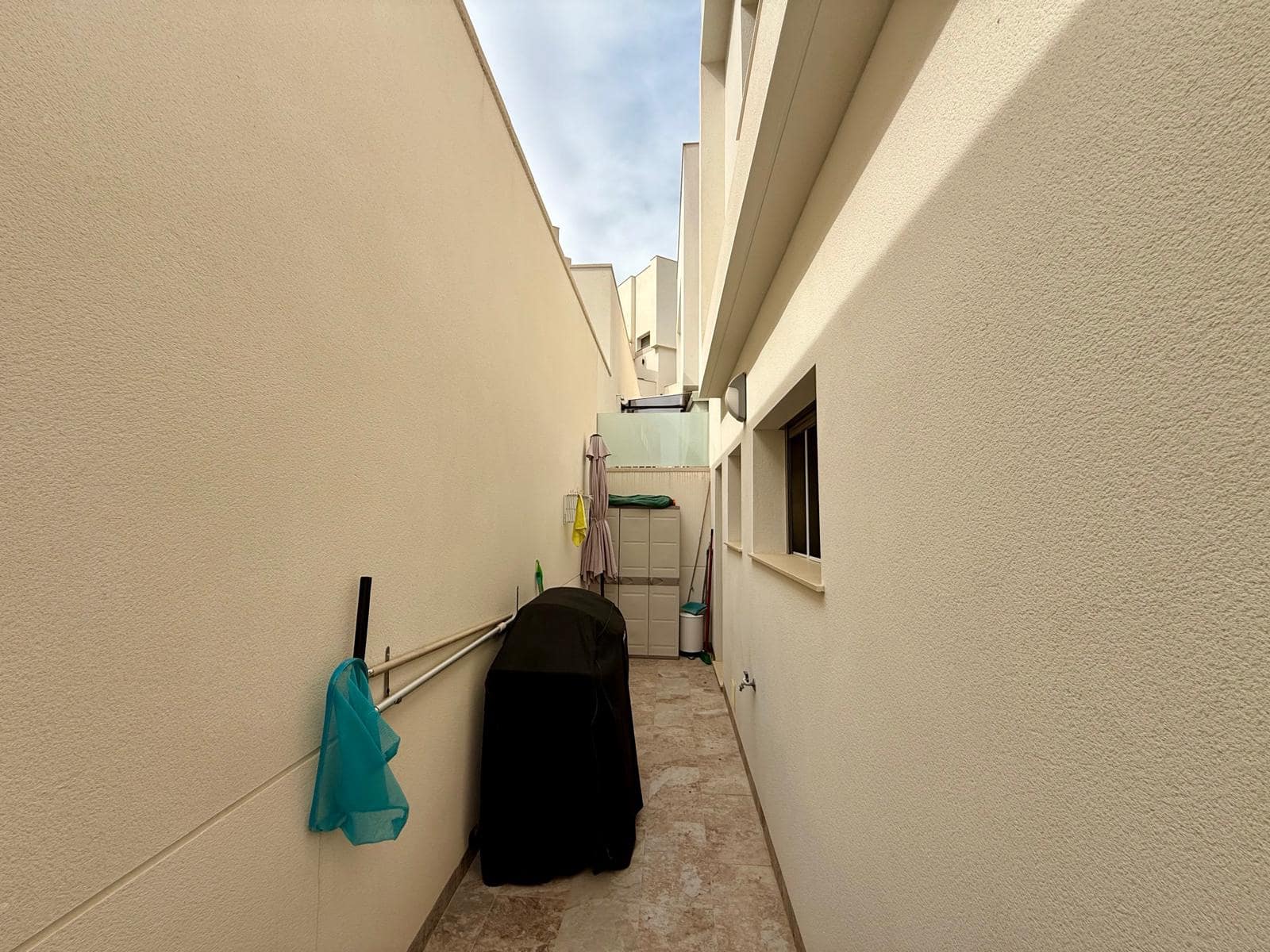 3 sypialnia Willa na sprzedaż w Orihuela Costa z basenem garażem - 448 000 € (Ref: 9789008)