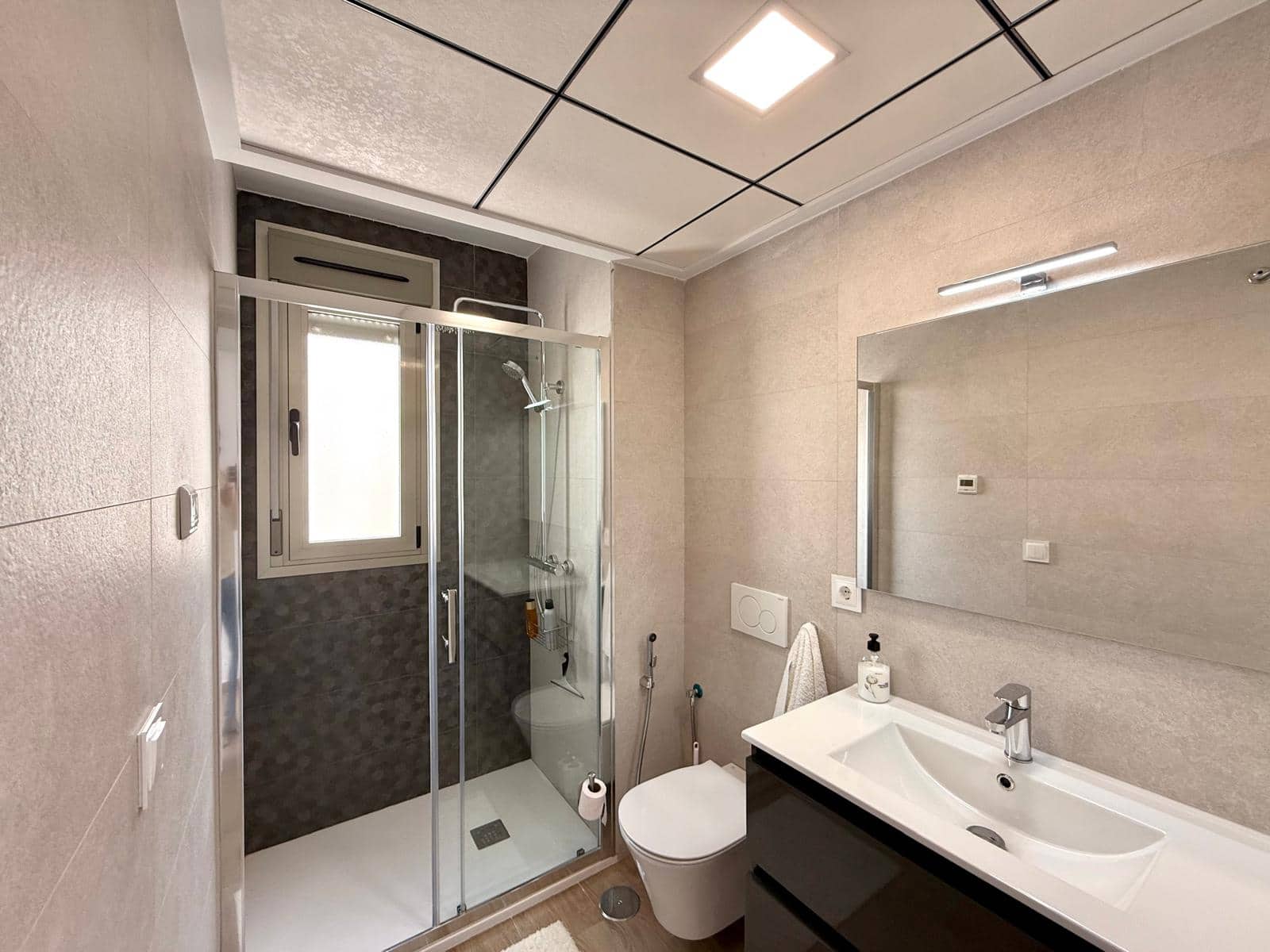 3 sypialnia Willa na sprzedaż w Orihuela Costa z basenem garażem - 448 000 € (Ref: 9789008)