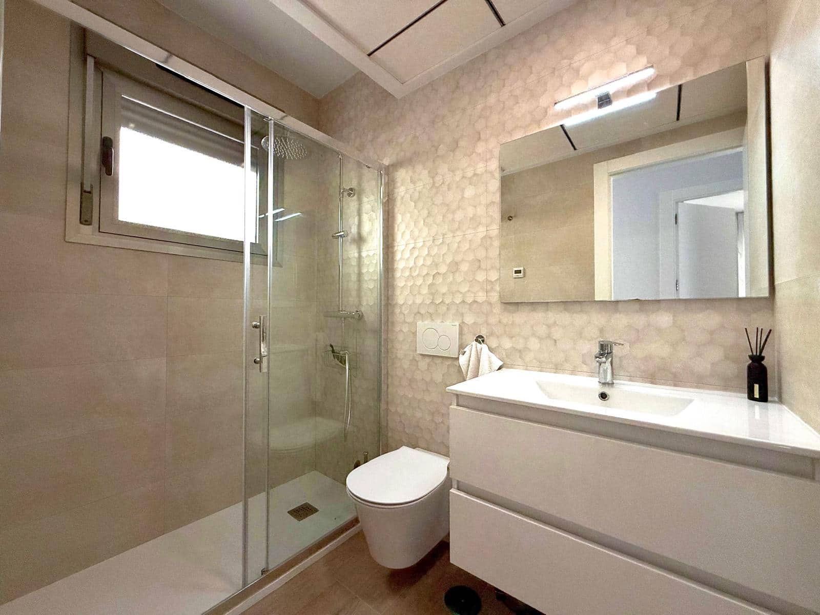 3 sypialnia Willa na sprzedaż w Orihuela Costa z basenem garażem - 448 000 € (Ref: 9789008)