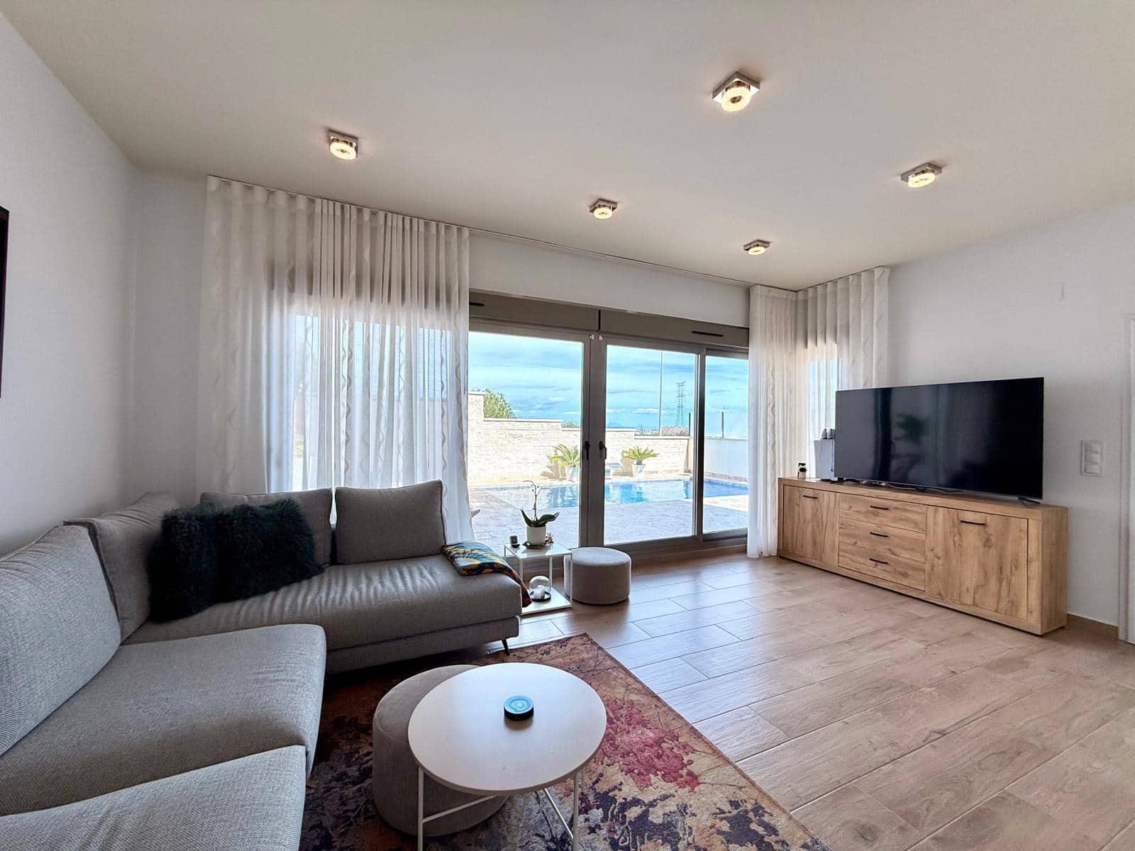 3 sypialnia Willa na sprzedaż w Orihuela Costa z basenem garażem - 448 000 € (Ref: 9789008)