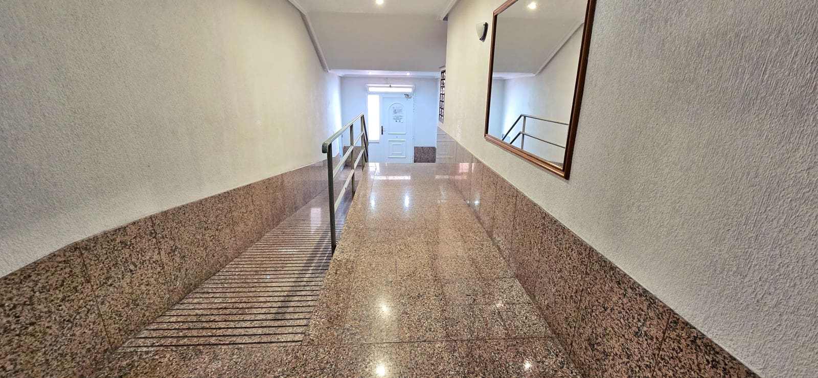 3 soverom Leilighet til salgs i Torrevieja - € 160 000 (Ref: 9789009)