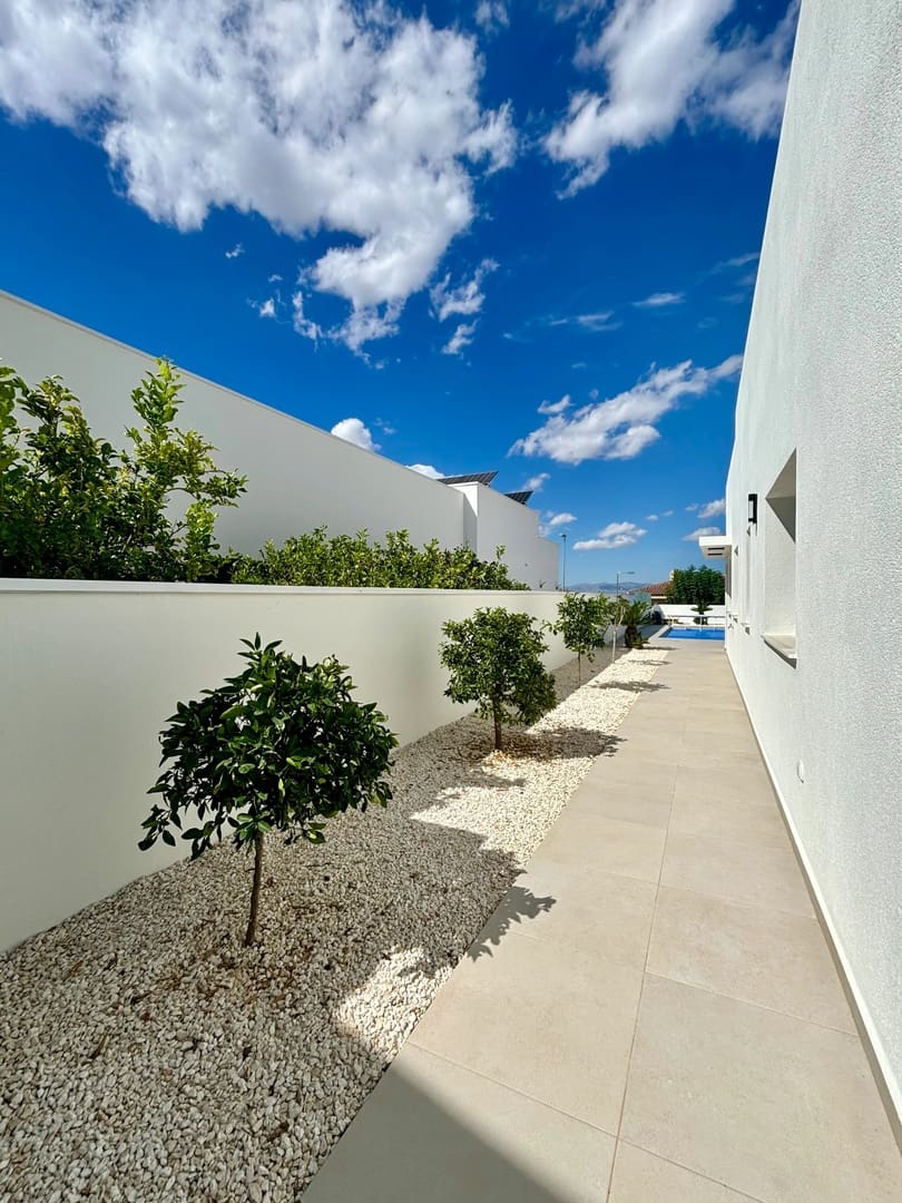 3 bedroom Villa for sale in Benijofar with pool garage - € 478,732 (Ref: 9789036)