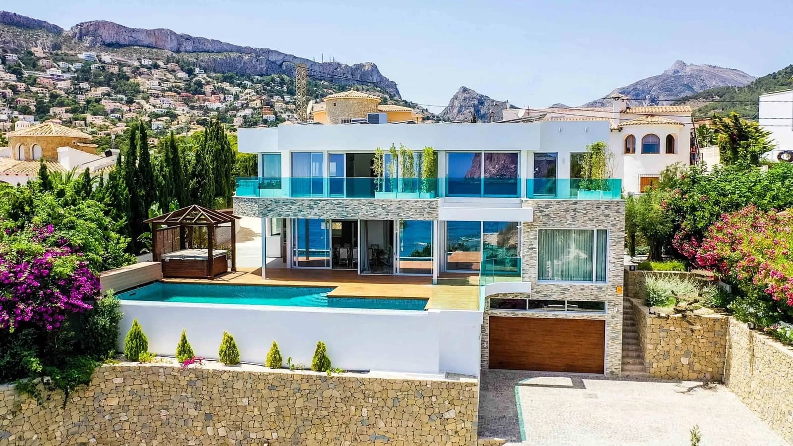 3 soverom Villa til salgs i Calpe / Calp med svømmebasseng garasje - € 2 950 000 (Ref: 9789130)