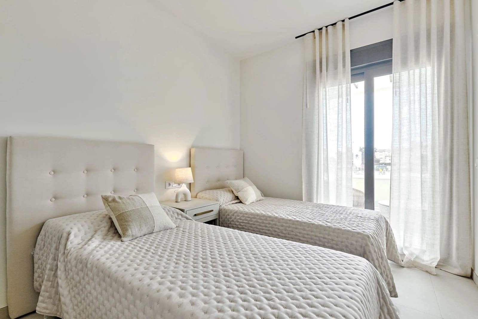 2 chambre Maison de Ville à vendre à Torrevieja avec piscine garage - 330 000 € (Ref: 9789131)