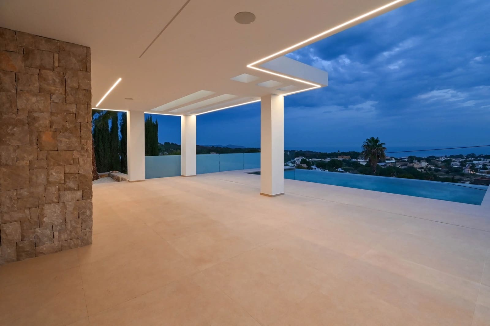 4 sovrum Villa till salu i Calpe / Calp med pool garage - 1 985 000 € (Ref: 9789217)