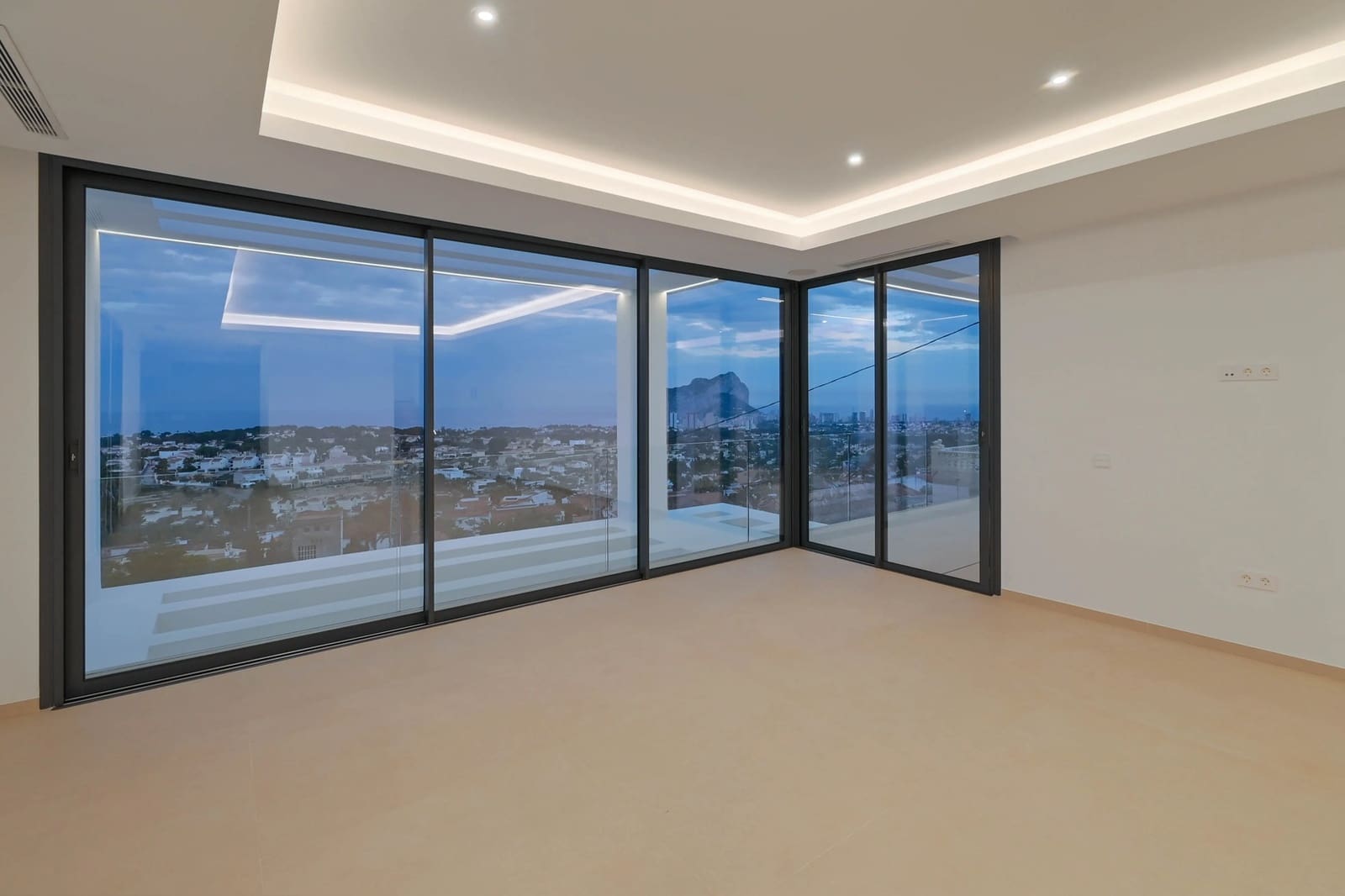 4 sovrum Villa till salu i Calpe / Calp med pool garage - 1 985 000 € (Ref: 9789217)