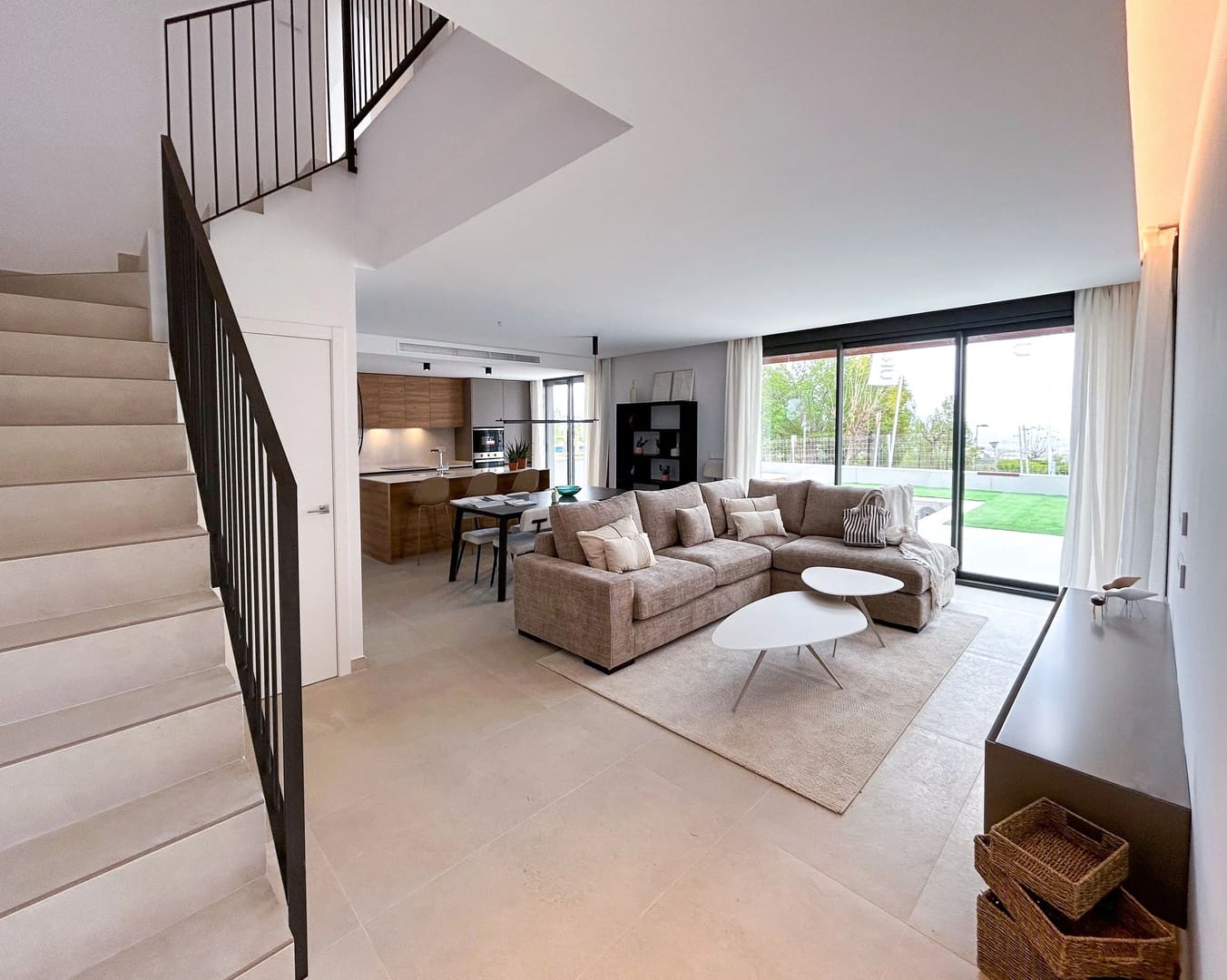 3 soveværelse Villa til salg i Polop med swimmingpool garage - € 665.000 (Ref: 9789219)