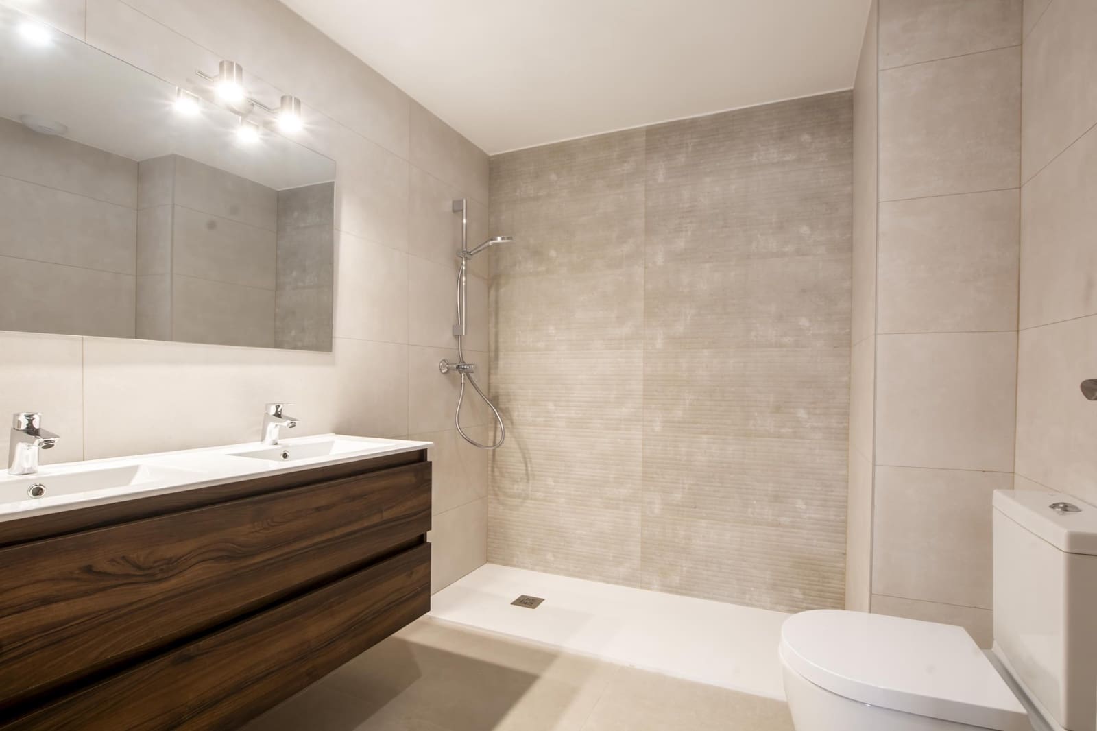 2 chambre Appartement à vendre à Manilva avec piscine garage - 324 500 € (Ref: 9789251)