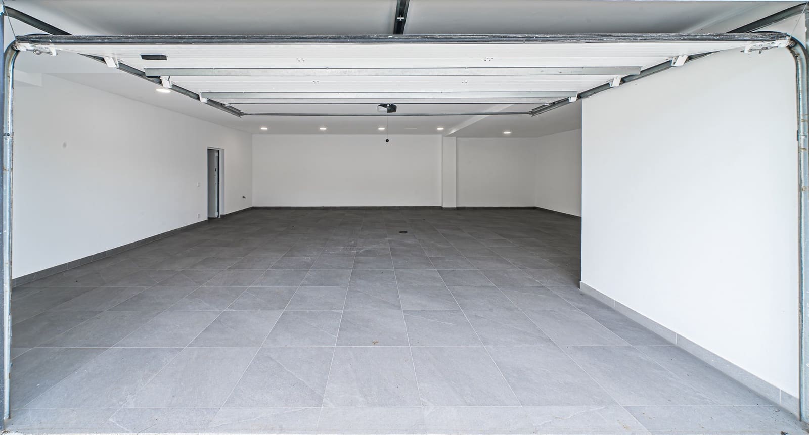 6 makuuhuone Huvila myytävänä paikassa Marbella mukana uima-altaan 
autotalli - 6 400 000 € (Ref: 9789358)