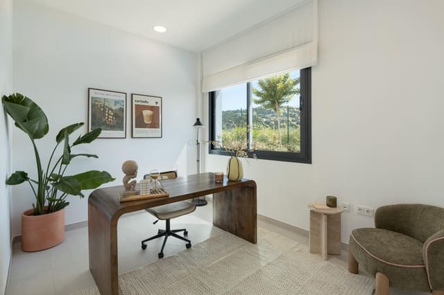 4 soveværelse Villa til salg i Río Real, Marbella med swimmingpool garage - € 1.675.000 (Ref: 9789375)