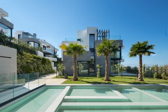 4 soveværelse Villa til salg i Río Real, Marbella med swimmingpool garage - € 1.675.000 (Ref: 9789375)