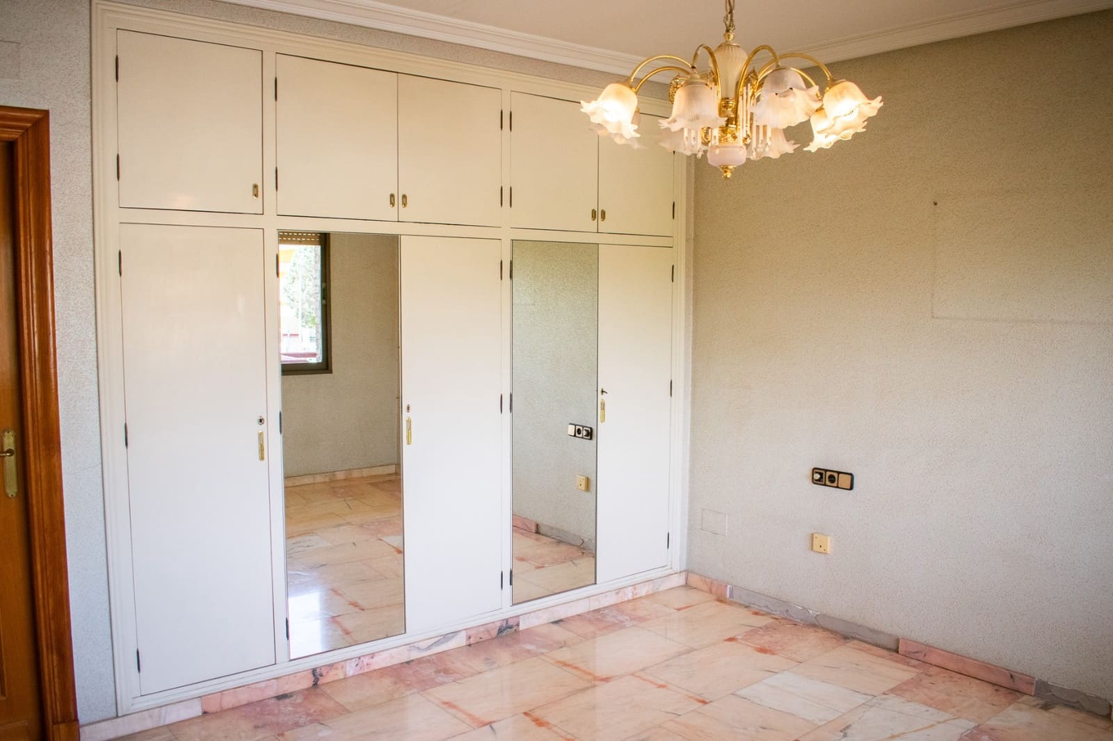 5 bedroom Villa for sale in Llano de Brujas with garage - € 726,000 (Ref: 9818875)