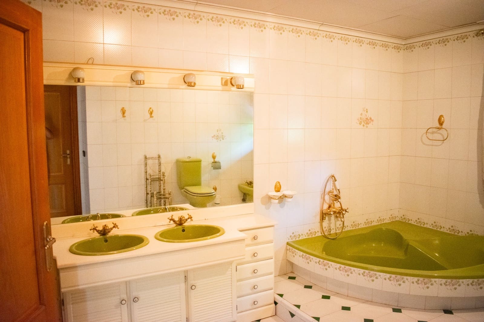 5 bedroom Villa for sale in Llano de Brujas with garage - € 726,000 (Ref: 9818875)