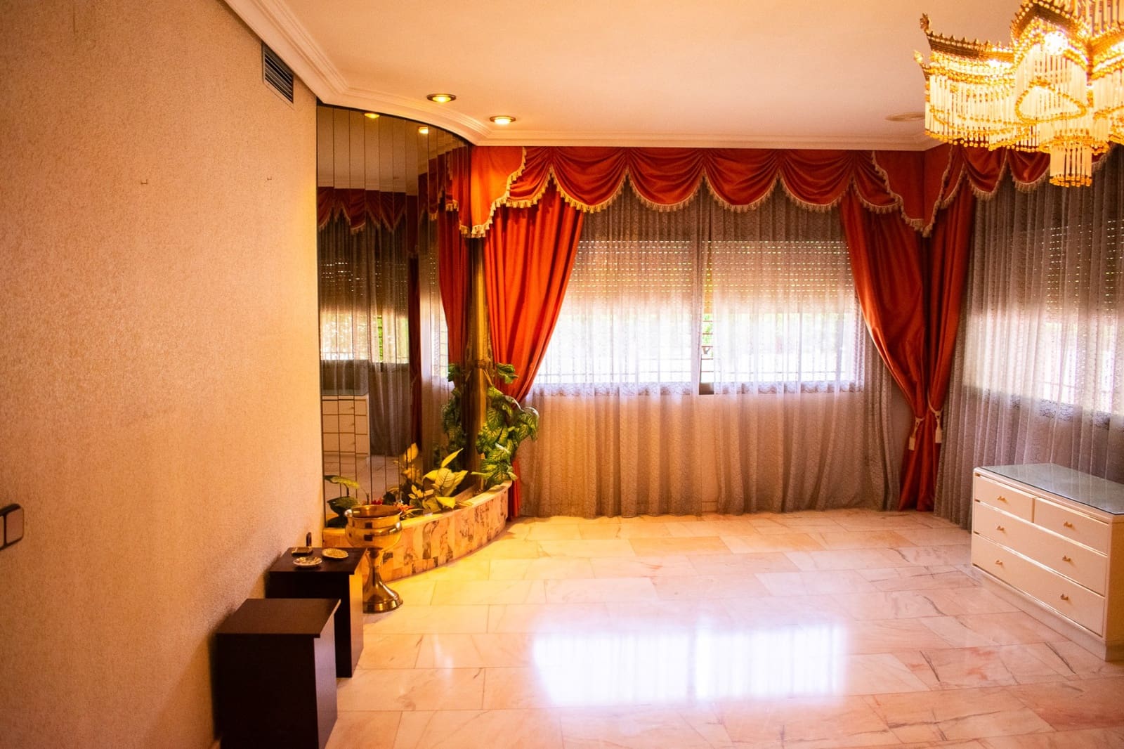 5 bedroom Villa for sale in Llano de Brujas with garage - € 726,000 (Ref: 9818875)