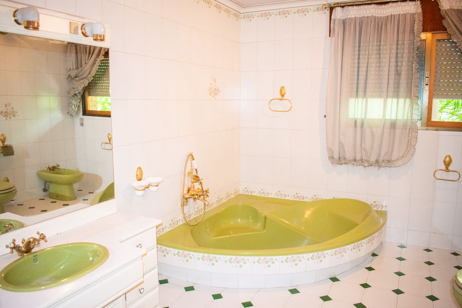5 bedroom Villa for sale in Llano de Brujas with garage - € 726,000 (Ref: 9818875)