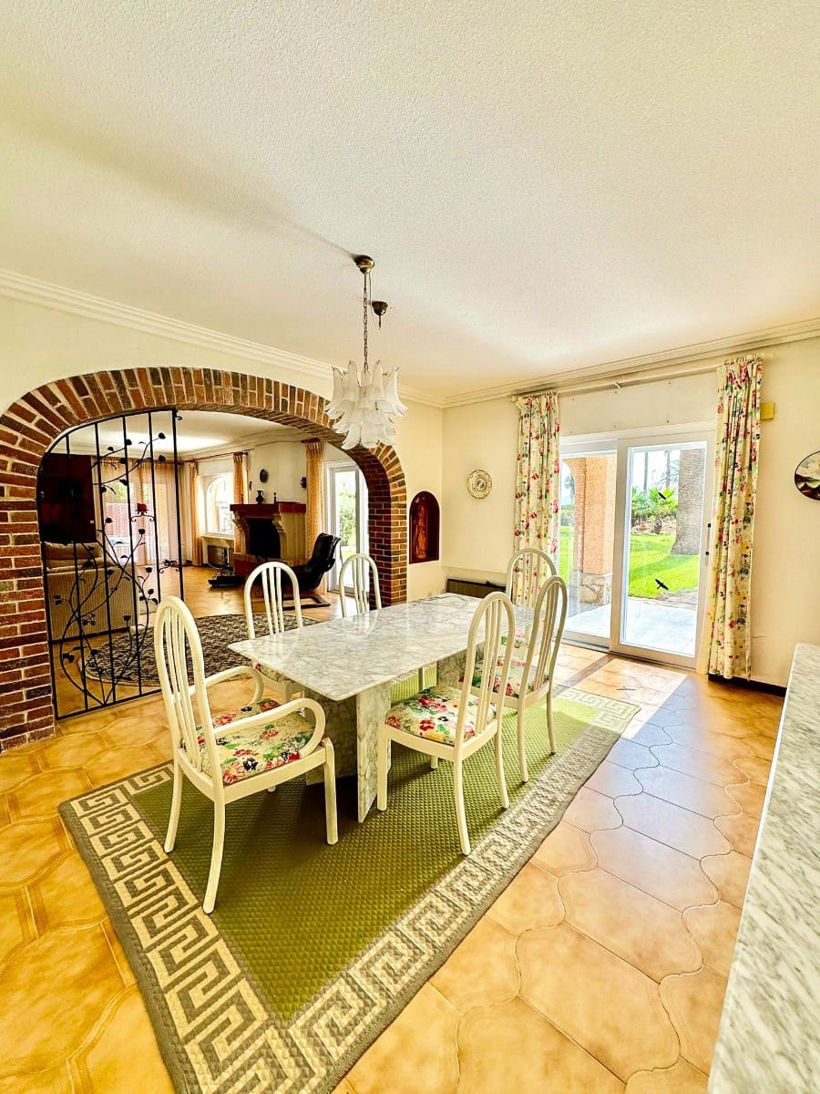 3 slaapkamer Villa te koop in La Manga del Mar Menor met zwembad garage - € 1.490.000 (Ref: 9818878)