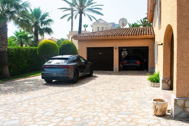 3 slaapkamer Villa te koop in La Manga del Mar Menor met zwembad garage - € 1.490.000 (Ref: 9818878)