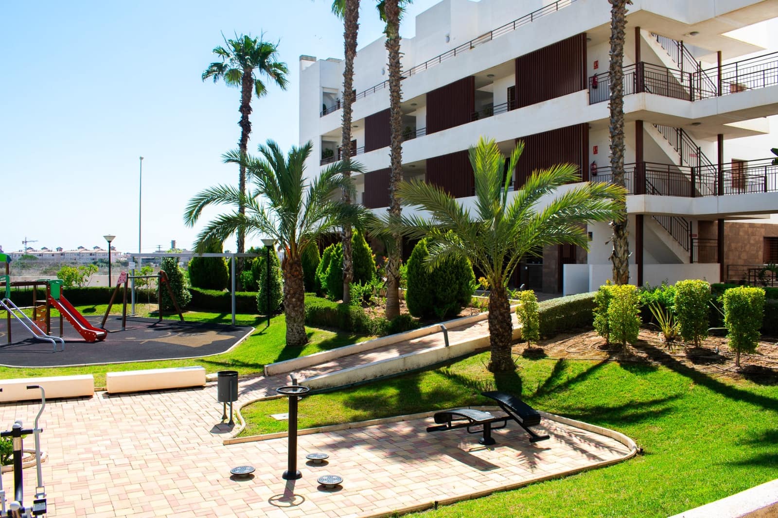 2 sovrum Lägenhet till salu i Orihuela Costa med pool garage - 246 000 € (Ref: 9818882)