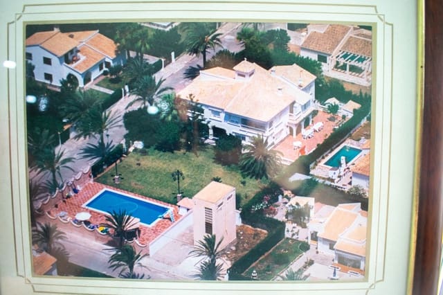 7 soverom Villa til salgs i Cabo Roig, Orihuela med svømmebasseng garasje - € 1 490 000 (Ref: 9818887)