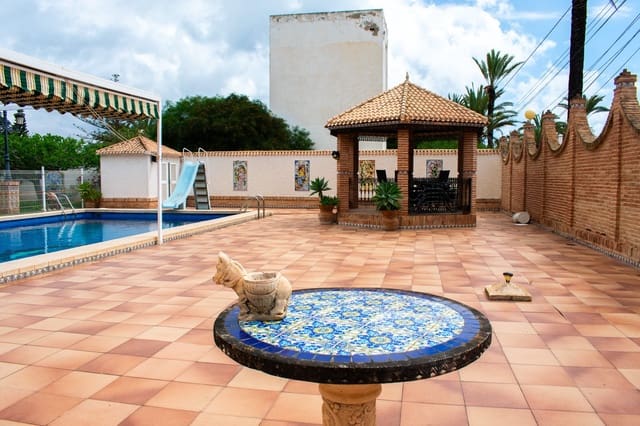 7 soverom Villa til salgs i Cabo Roig, Orihuela med svømmebasseng garasje - € 1 490 000 (Ref: 9818887)