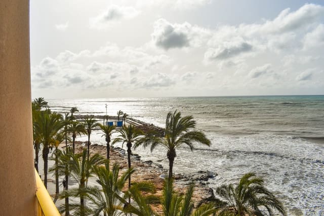4 soveværelse Lejlighed til salg i Las Piscinas Naturales, Torrevieja - € 475.000 (Ref: 9818888)