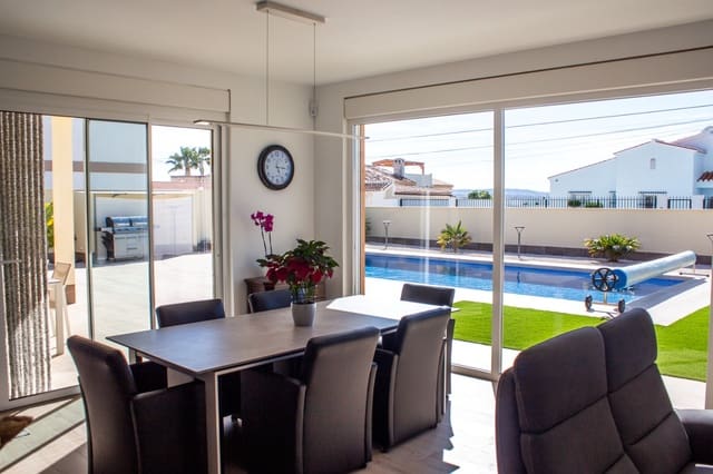4 Zimmer Haus zu verkaufen in El Chaparral - La Siesta - La Torreta, Torrevieja mit Pool Garage - 780.000 € (Ref: 9818889)
