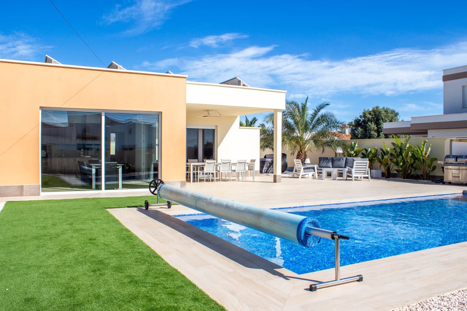 4 bedroom Townhouse for sale in Torrevieja with pool garage - € 780,000 (Ref: 9818889)
