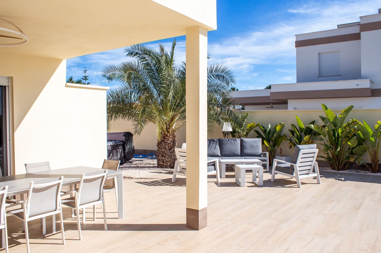 4 bedroom Townhouse for sale in Torrevieja with pool garage - € 780,000 (Ref: 9818889)