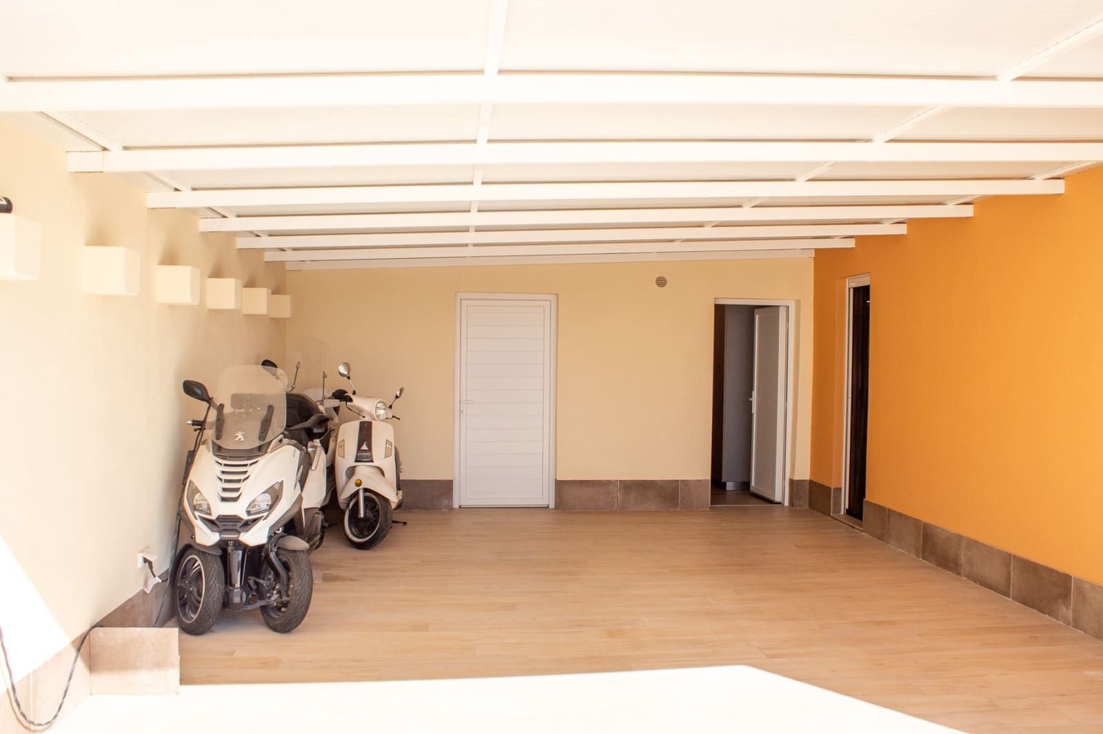 4 bedroom Townhouse for sale in Torrevieja with pool garage - € 780,000 (Ref: 9818889)