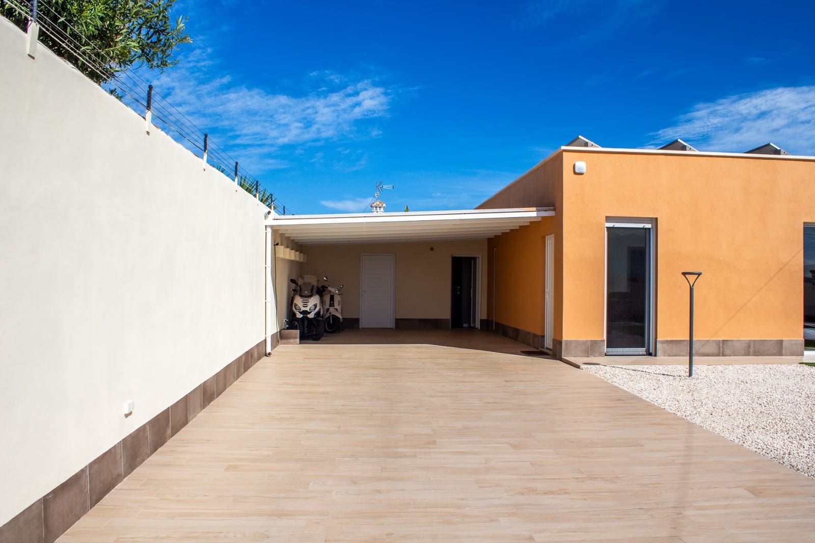 4 bedroom Townhouse for sale in Torrevieja with pool garage - € 780,000 (Ref: 9818889)