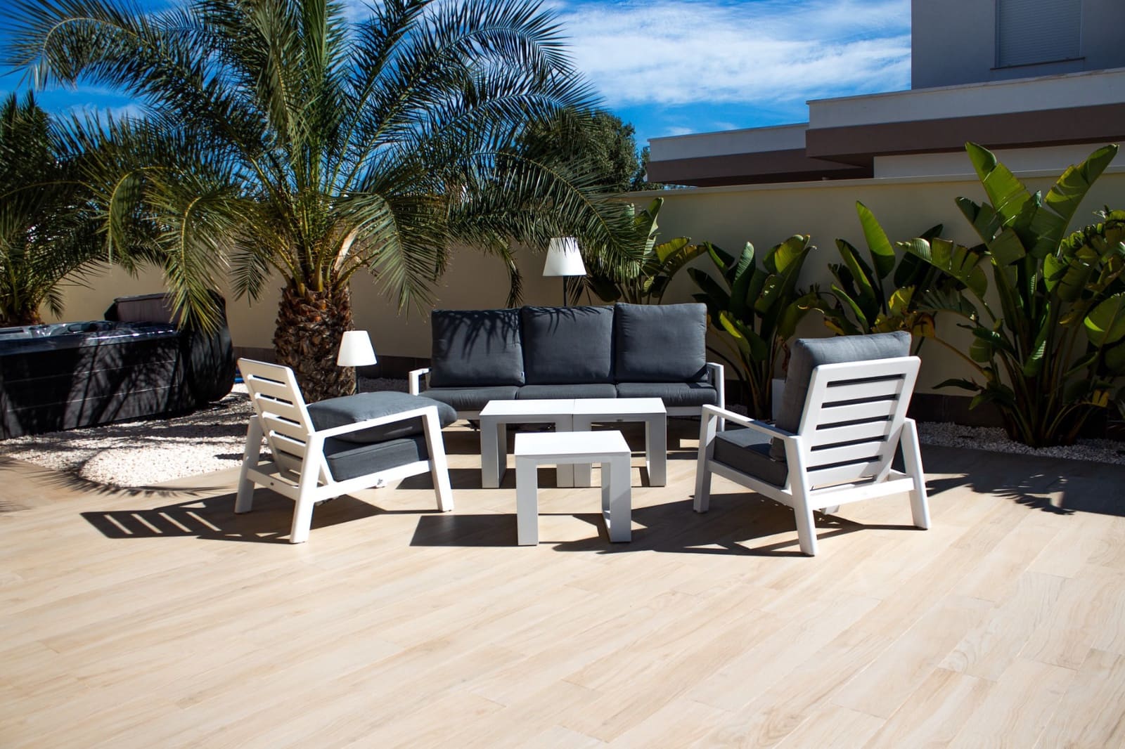 4 bedroom Townhouse for sale in Torrevieja with pool garage - € 780,000 (Ref: 9818889)