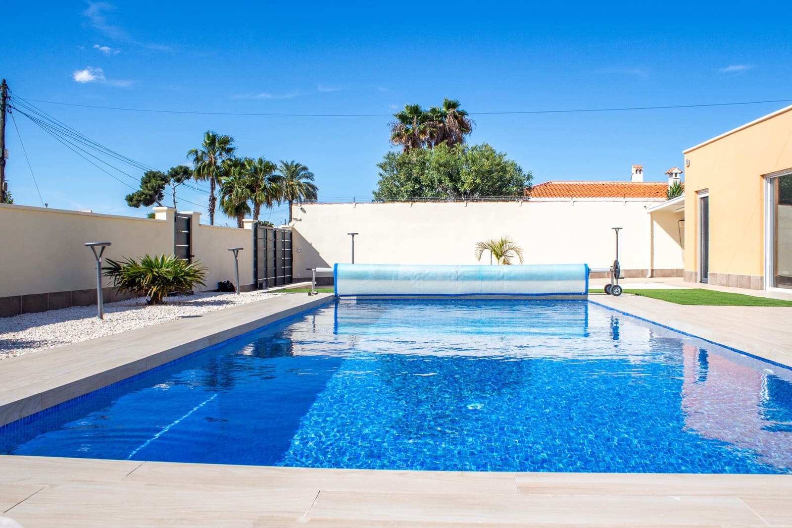 4 bedroom Townhouse for sale in Torrevieja with pool garage - € 780,000 (Ref: 9818889)