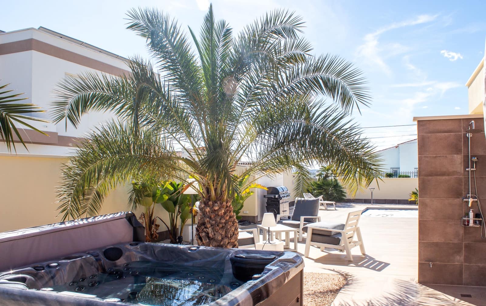4 bedroom Townhouse for sale in Torrevieja with pool garage - € 780,000 (Ref: 9818889)