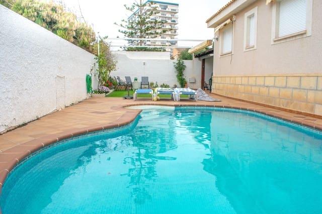 5 chambre Villa/Maison à vendre à La Manga del Mar Menor avec piscine - 610 000 € (Ref: 9818892)