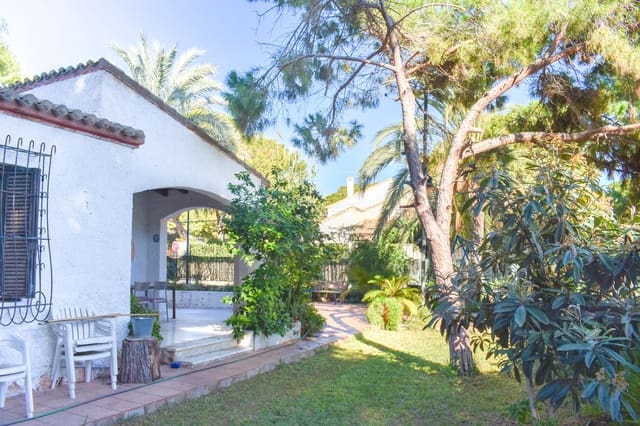 4 bedroom Villa for sale in Punta Prima, Orihuela - € 560,000 (Ref: 9818896)