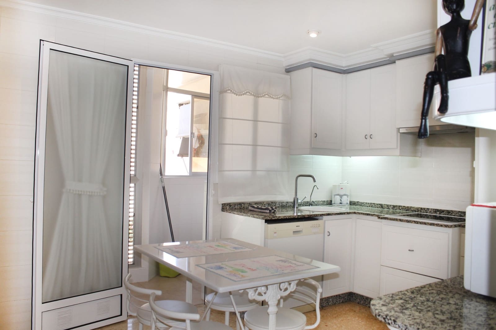 4 bedroom Apartment for sale in Santa Pola with garage - € 425,000 (Ref: 9818897)